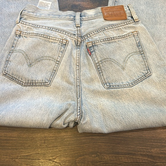 Levi’s wide leg crop 26 - Picture 6 of 8